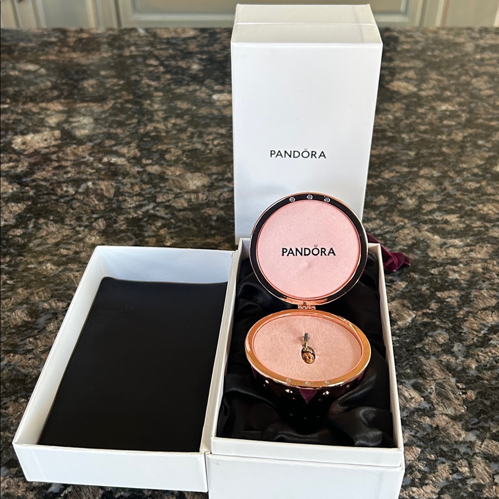 PANDORA 2020 LIMITED EDITION HOLIDAY ORNAMENT AND CHARM GIFT SET NWT